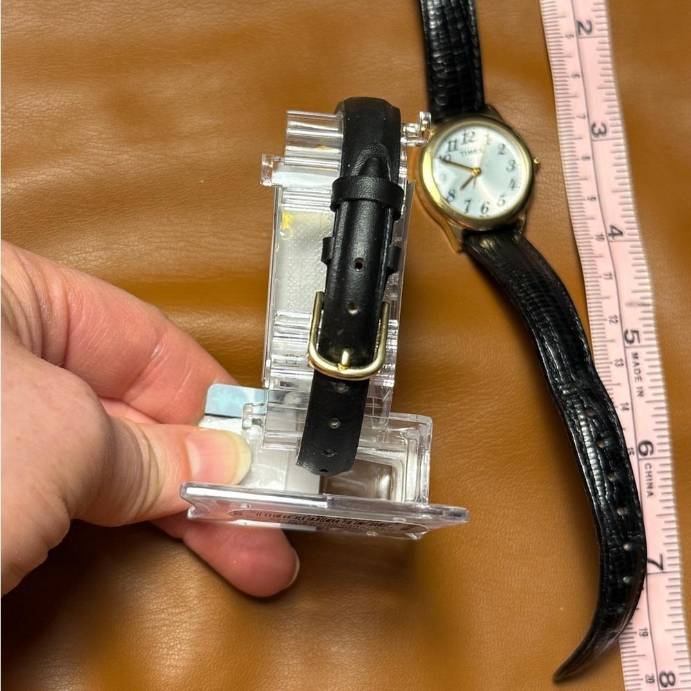 Vintage Timex Black Gold Watches (2) - Picture 4 of 7